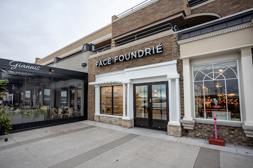 FACE FOUNDRIÉ - Wayzata