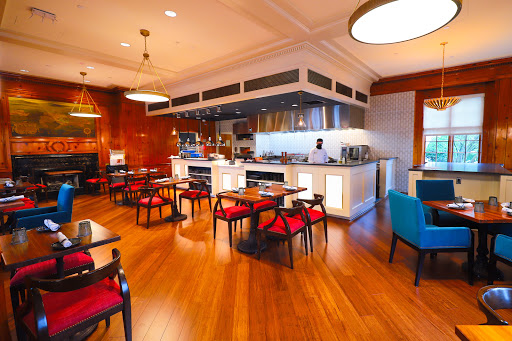 The Pine Room at Hotel Roanoke Logo