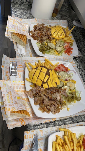 Photo 3 - Familly Food