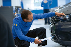 Photo n°15 de Mondial Pare-Brise - Point Relais - Poligny à Poligny (Garage automobile)