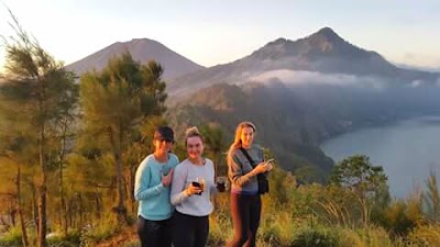 Photos of Kawah Ijen Tracking