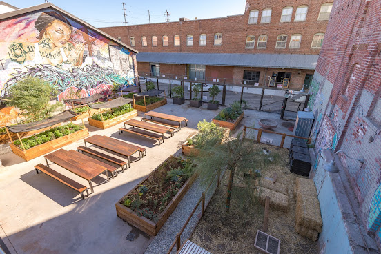 Hauser & Wirth by null