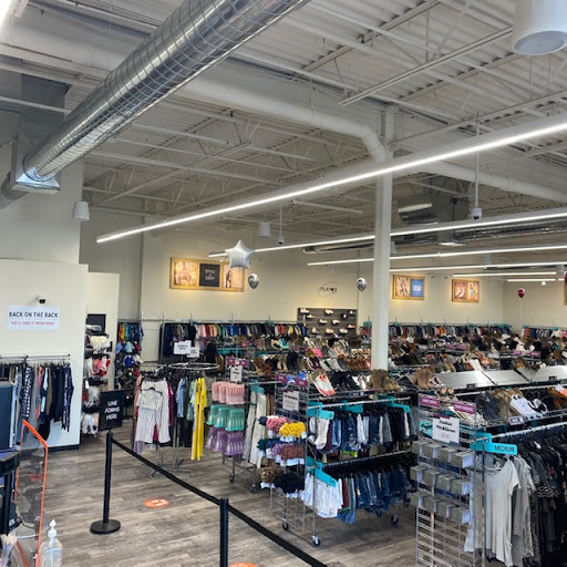 Plato's Closet - Holland - Thumbnail