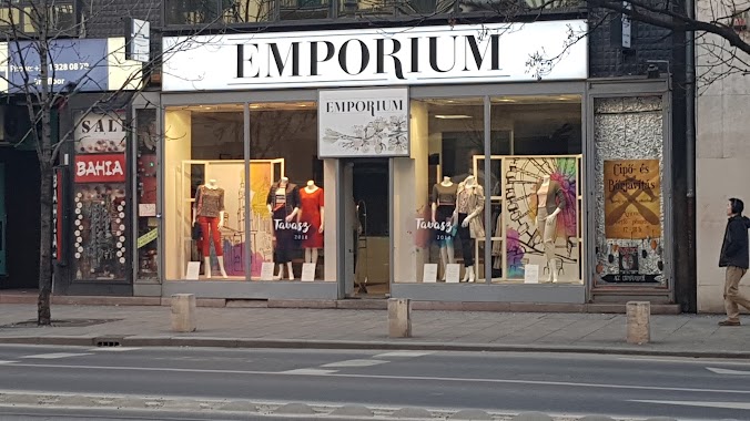 EMPORIUM DIVAT ÜZLET/ FASHION STORES, Author: Zoltán Nyári