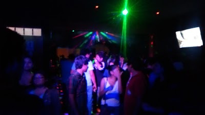 photo of Es'tragos Discotek