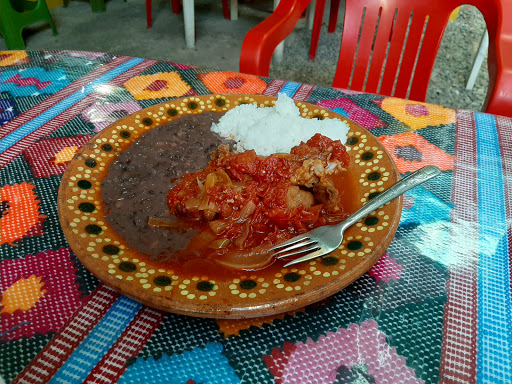 Pozoleria "Doña Yola"