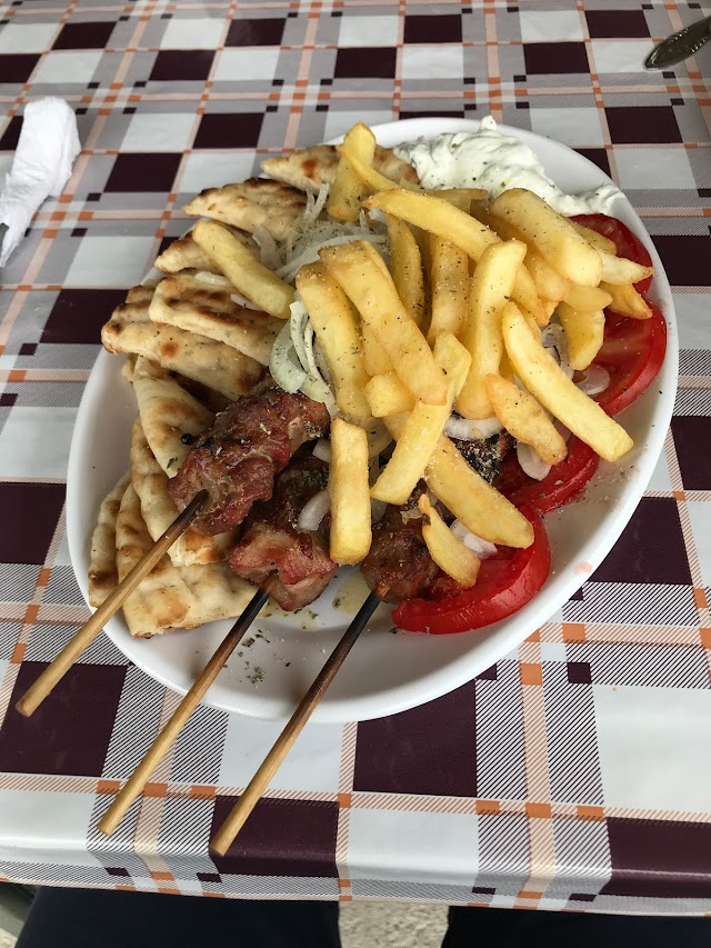 MAESTRO GRILL SOUVLAKI
