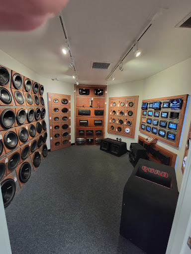 Custom Sounds & Tint - Fairview Heights - Thumbnail