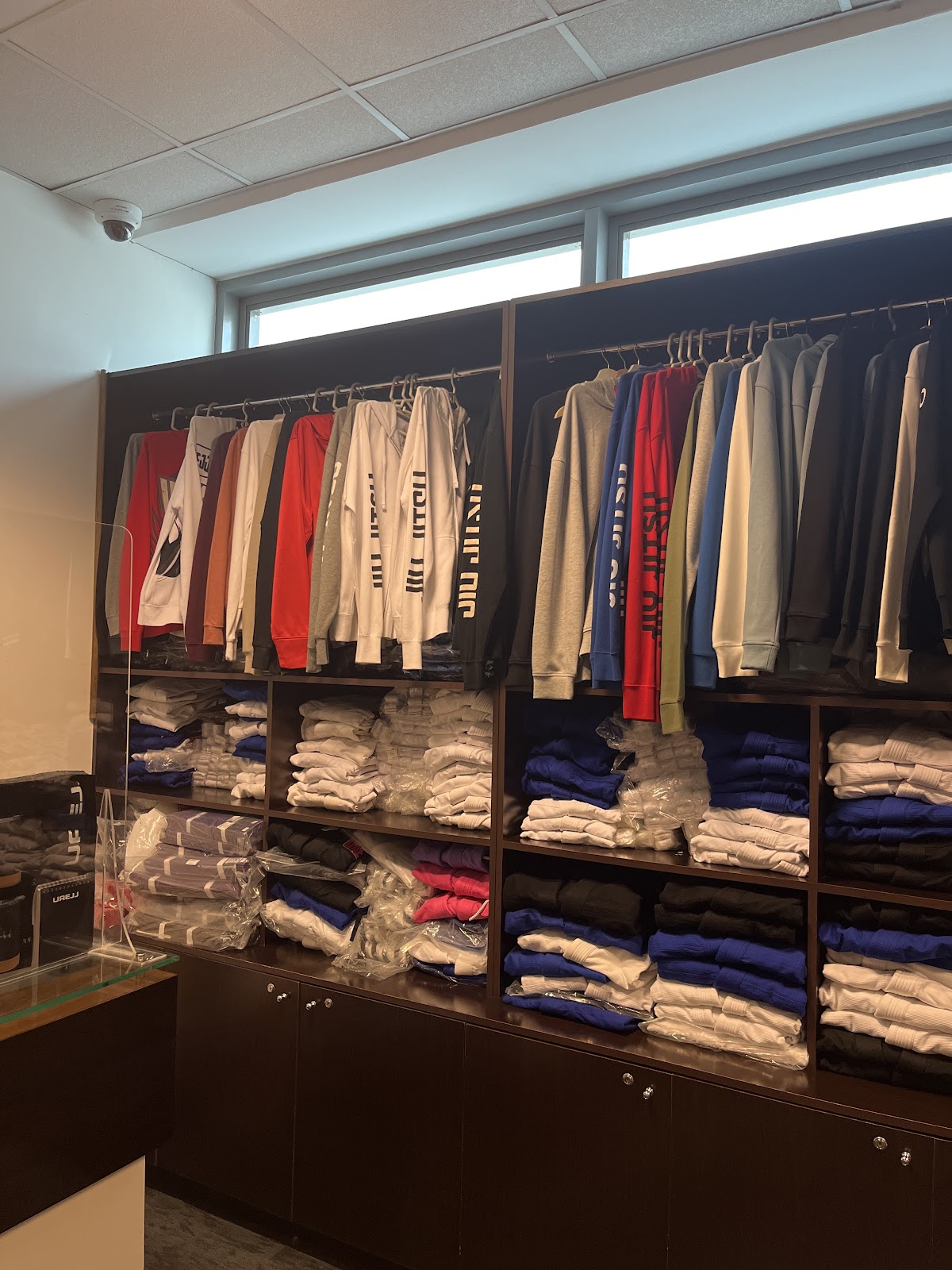 UAEJJ Store Mubadala arena - صورة 3