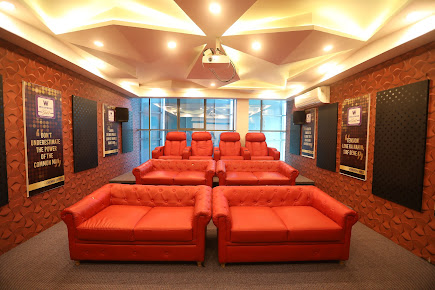 Af1qipnh84flkqhce3zubwaw4vsimzcyub3dtceuwyxv=s435 K No