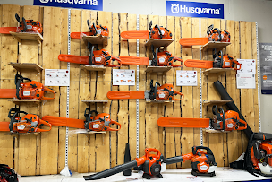 Photo n°5 de AYROLES - MONTEILS - HUSQVARNA - KUBOTA à Monteils (Atelier de réparation de tracteurs)