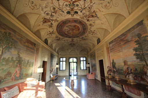 Villa Emo - Visual