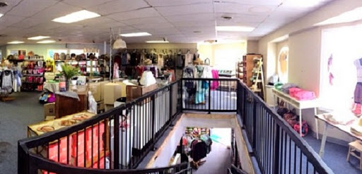 Breakers Surf Shop - Visual