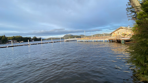 Pier 25 Boathouse