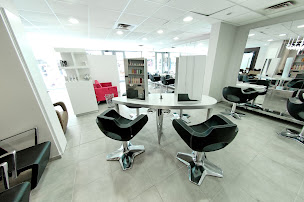 Photo n°9 de Fashion Coiffure - Créteil à Créteil (Salon de coiffure)
