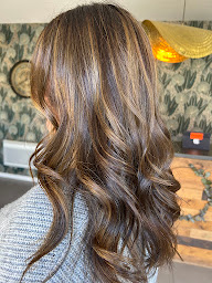 Photo n°14 de Enoe Coiffure à Cucq (Salon de coiffure)