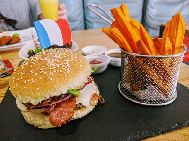 Cousin's Burger & Coffee