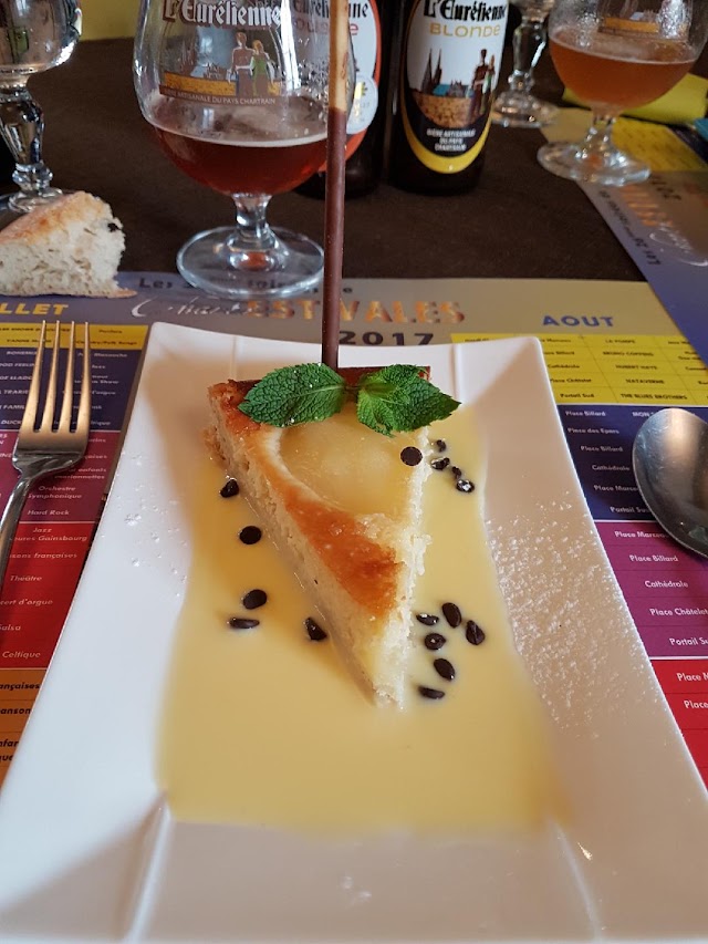 Hotel Restaurant Le Parvis, parvis de la Cathédrale Chartres