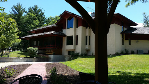 Log Gables - Dresser House
