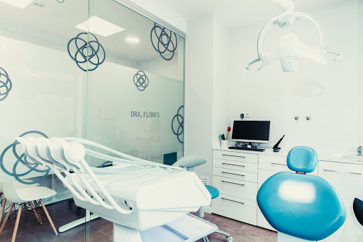 Clínica dental integrativa y ortodoncia Dra. Flores