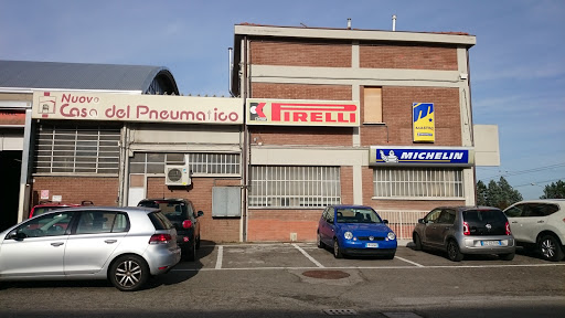 Nuova Casa Del Pneumatico - Mastro Michelin Gallery - Italy