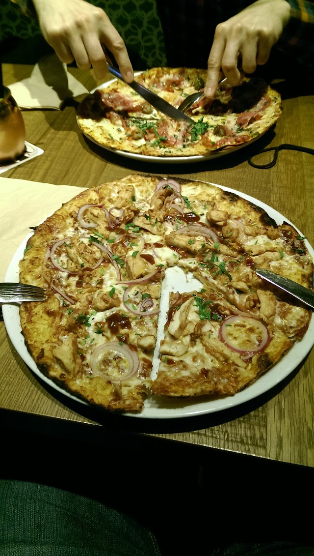 California Pizza Kitchen at Fashion Show Mall