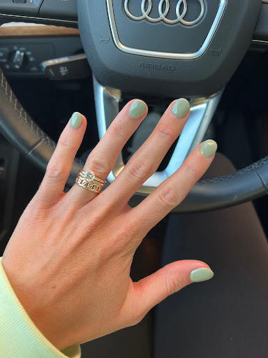 CHERRY'S NAILS - Visual