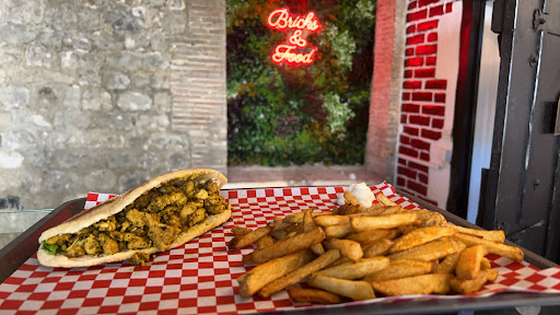 Photo 4 - Bricks & Food