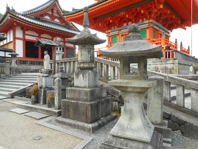 Kiyomizu-dera