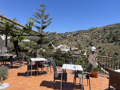 La Casa Hotel and Restaurant