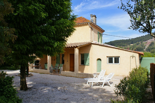 Photo de Gîte les Mimosas: location maison gîte avec piscine centre Var Chaine des Maures