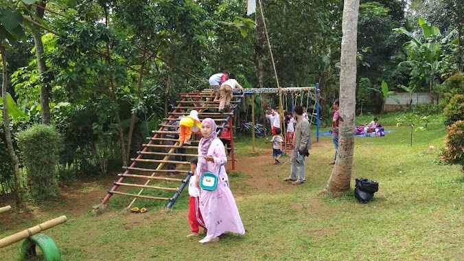 Sekolah Sahabat Alam Parung, Author: Hanafi Harris