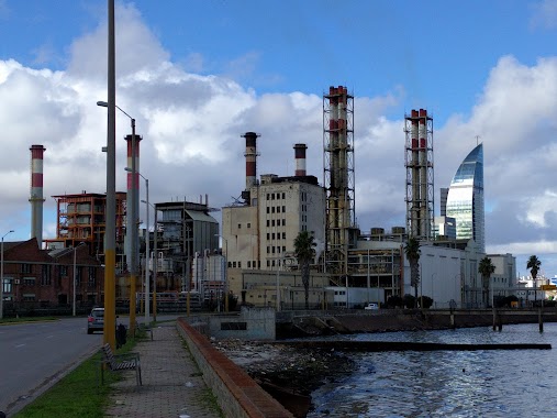 Central Termoeléctrica José Batlle y Ordóñez, Author: Martin Solari