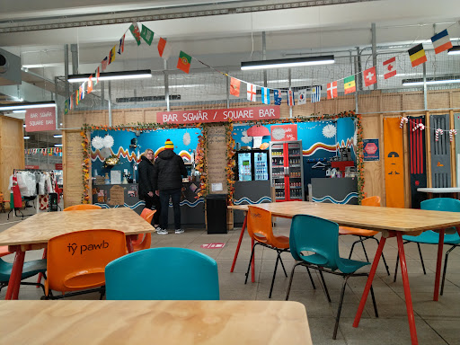 Square Bar/Bar Sgwâr Gallery - United Kingdom