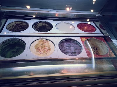 Photos of H&auml;agen-Dazs- The Peak