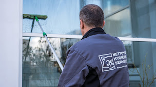 Photo n°3 de CPS - Challans Propreté Services | Nettoyage professionnel à Challans (Bureaux, vitrerie, extérieurs..) 🧽 à Challans (Entreprise de nettoyage de vitres)