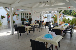 Photo n°1 de Auberge du lac à Trivy (Cabaret)