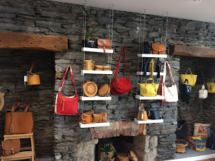 Photo n°1 de Quai n°4 à Châteaulin (Magasin de chaussures)