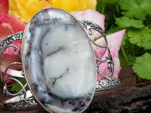 Photo n°1 de Dans l'atelier de Brin de Syl - EI à Saint-Sauveur (Boutique d'accessoires de mode)