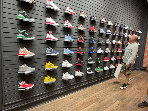 Kicks Freak - Visual