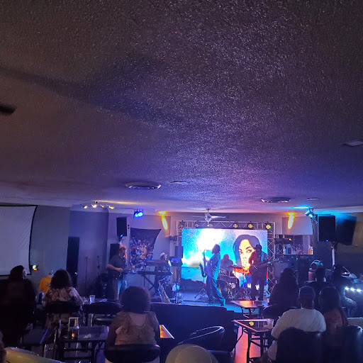 Coach's Lounge - Thumbnail