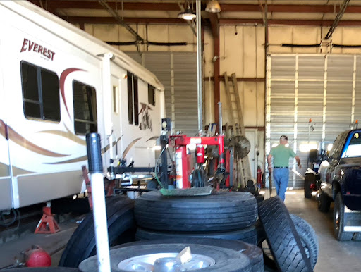 Wilson Auto and Semi-Truck Tire Service Gallery - United States