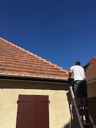 Photo n°4 de VAIS COUVERTURE RAMONAGE: Ramoneur - Nettoyage cheminée Débistrage - Nettoyage toiture OISE Creil Compiègne Clermont Senlis à Pont-Sainte-Maxence (Ramoneur)