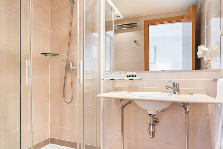 Dorma Puerta de San Pedro by null