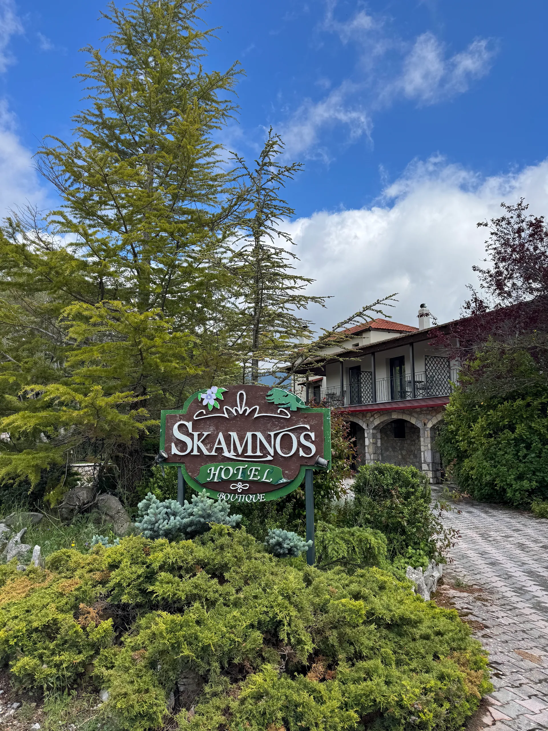 Boutique Hotel SKAMNOS in Arachova by Delphi Greece