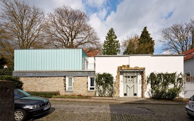 Photos of Dr. Dr Burkhard Z&ouml;llner MKG Chirurg Bielefeld