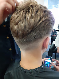 Photo n°27 de Essentiel Coiffure à Osny (Salon de coiffure)