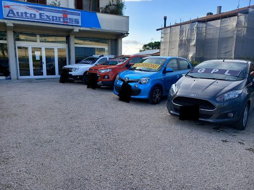 Autoexpress Trevi - Visual