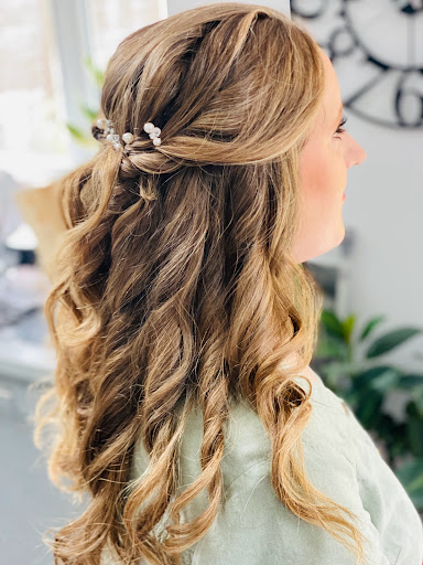 L.A hair and makeup - Thumbnail
