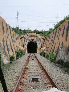 하동 레일파크(구 북천) 대한민국 경상남도 하동군 북천면 경서대로 2446-6 하동 레일파크(구 북천)